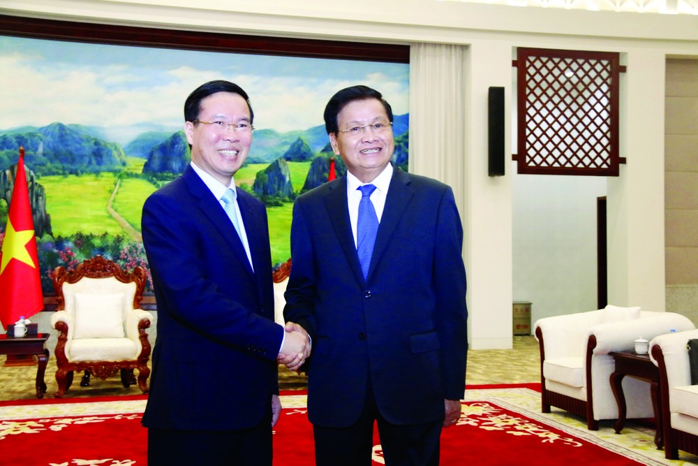 On July 17 of 2022, Permanent member of the Communist Party of Vietnam Central Committee’s Secretariat Vo Van Thuong had a meeting with General Secretary of the Lao People’s Revolutionary Party (LPRP) Central Committee and President of Laos Thongloun Sisoulith to mark the 60th anniversary of the two countries diplomatic relations and the 45th anniversary of the singing of the bilateral Treaty of Amity and Cooperation. On July 17 of 2022, Permanent member of the Communist Party of Vietnam Central Committee’s Secretariat Vo Van Thuong had a meeting with General Secretary of the Lao People’s Revolutionary Party (LPRP) Central Committee and President of Laos Thongloun Sisoulith to mark the 60th anniversary of the two countries diplomatic relations and the 45th anniversary of the singing of the bilateral Treaty of Amity and Cooperation.