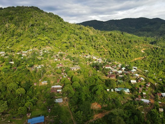 The households are located in the earthquake-hit Kon Plong District. The households are located in the earthquake-hit Kon Plong District.