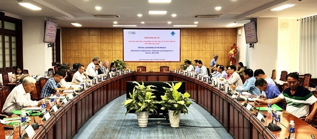 A seminar is held in Can Tho City to dicuss opportunities to develop climate change-resilient rice varieties. A seminar is held in Can Tho City to dicuss opportunities to develop climate change-resilient rice varieties.