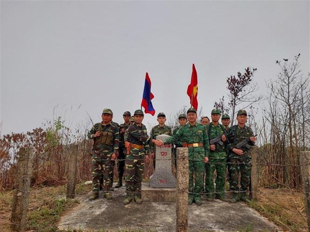 The two sides patrol the border from Marker No 119 to Marker No 121 along the Vietnam-Laos borderline. (Photo: VNA) The two sides patrol the border from Marker No 119 to Marker No 121 along the Vietnam-Laos borderline. (Photo: VNA)