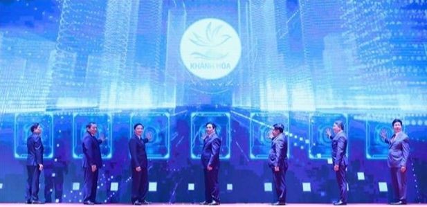 At the inauguration of the province's portal on investment promotion, at https://ipa.khanhhoa.gov.vn. (Photo: VNA) At the inauguration of the province's portal on investment promotion, at https://ipa.khanhhoa.gov.vn. (Photo: VNA)