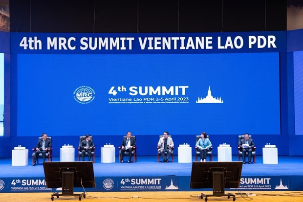 Officials and experts talk at the 4th Mekong River Commission (MRC) International Conference. (Photo: VNA)