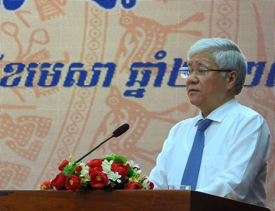 Chairman of Vietnam Fatherland Front’s Central Committee Do Van Chien speaks at the meeting. Chairman of Vietnam Fatherland Front’s Central Committee Do Van Chien speaks at the meeting.