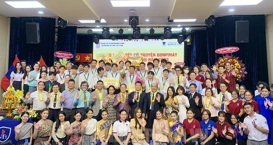 The delegates join the celebration this morning. (Photo:Thanhuytphcm.vn) The delegates join the celebration this morning. (Photo:Thanhuytphcm.vn)