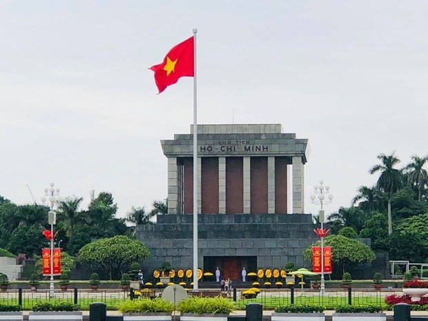 President Ho Chi Minh Mausoleum welcomes over 52,000 visitors in three holiday days (Photo: VNA) President Ho Chi Minh Mausoleum welcomes over 52,000 visitors in three holiday days (Photo: VNA)