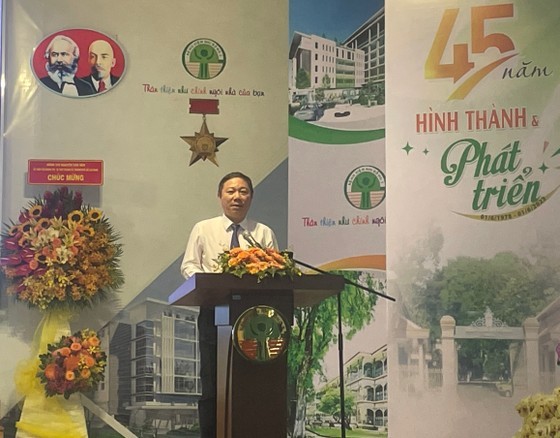 Vice Chairman of the Ho Chi Minh City People’s Committee Duong Anh Duc speaks at the ceremony.