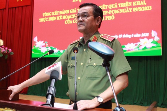 Major General Le Hong Nam, Director of the Municipal Public Security Department speaks at the conference. Major General Le Hong Nam, Director of the Municipal Public Security Department speaks at the conference.