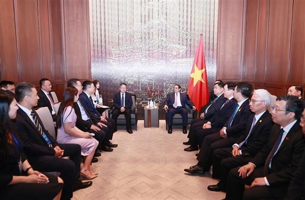 Prime Minister Pham Minh Chinh receives leaders of several major economic groups of China (Photo: VNA) Prime Minister Pham Minh Chinh receives leaders of several major economic groups of China (Photo: VNA)