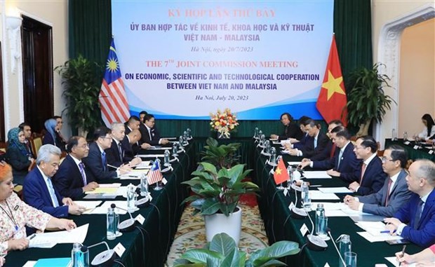 At the 7th meeting of the Joint Commission for Economic, Scientific, and Technical Cooperation between Vietnam and Malaysia. (Photo: VNA)