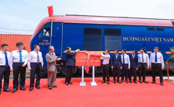 At the welcoming ceremony for the first freight train on Shijiazhuang (China) – Yen Vien (Vietnam) railway route At the welcoming ceremony for the first freight train on Shijiazhuang (China) – Yen Vien (Vietnam) railway route