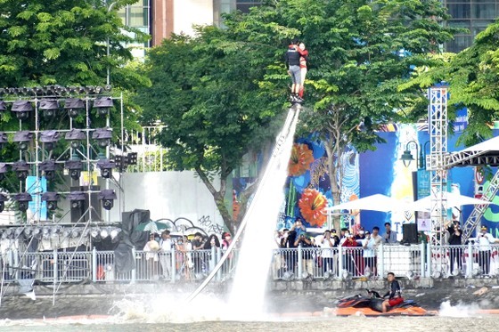 A unique performance of flyboard A unique performance of flyboard