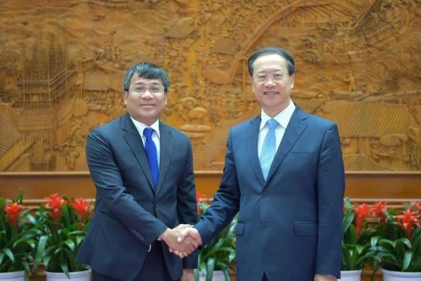 Vietnamese Permanent Deputy Minister of Foreign Affairs Nguyen Minh Vu (L) meets with Chinese Executive Vice Minister of Foreign Affairs Ma Zhaoxu in Beijing. (Photo: Vietnamese Ministry of Foreign Affairs) Vietnamese Permanent Deputy Minister of Foreign Affairs Nguyen Minh Vu (L) meets with Chinese Executive Vice Minister of Foreign Affairs Ma Zhaoxu in Beijing. (Photo: Vietnamese Ministry of Foreign Affairs)