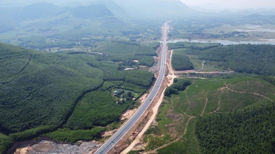 Many expressway and bridge projects worth thousands of billions of dong were inaugurated, opened to traffic and put into operation on the occasion of the National Day Many expressway and bridge projects worth thousands of billions of dong were inaugurated, opened to traffic and put into operation on the occasion of the National Day