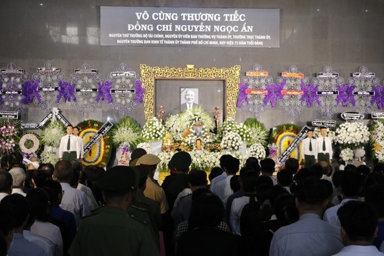 The respect-paying service at the Southern National Funeral Home in Ho Chi Minh City this morning. The respect-paying service at the Southern National Funeral Home in Ho Chi Minh City this morning.