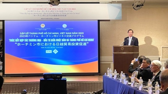 Chairman of the municipal People’s Committee Phan Van Mai speaks at the event. Chairman of the municipal People’s Committee Phan Van Mai speaks at the event.