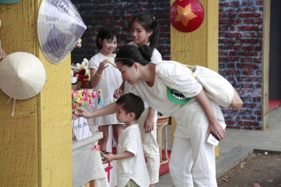 Joyful and bustling atmosphere covers Hanoi Autumn Festival 2023 Joyful and bustling atmosphere covers Hanoi Autumn Festival 2023