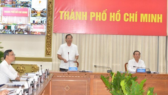 Chairman of the Ho Chi Minh City People’s Committee Phan Van Mai speaks at the conference. (Photo: Cao Thang)