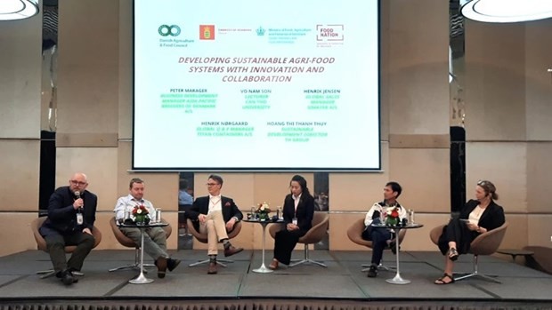 Speakers at the dialogue on sustainable agri-food system. (Photo: nhandan.vn) Speakers at the dialogue on sustainable agri-food system. (Photo: nhandan.vn)