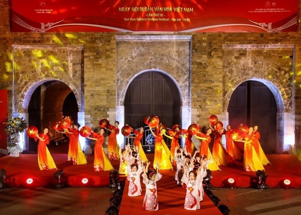 A dancing performance at the opening ceremony of the fourth Vietnam Cultural Heritage Festival on November 22 (Photo: VNA) A dancing performance at the opening ceremony of the fourth Vietnam Cultural Heritage Festival on November 22 (Photo: VNA)