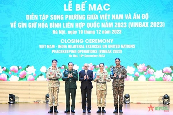 The fourth joint peacekeeping exercise between Vietnam and India - VINBAX 2023 concludes in Hanoi (Photo: qdnd.vn) bemac-5036.jpg