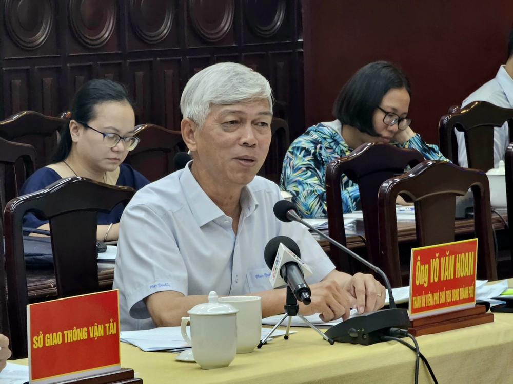 Vice Chairman of the Ho Chi Minh City People's Committee Vo Van Hoan attends the conference. z5182845808543-db5912350f9aa8bfcbd5f2b7f674a3ce-4536jpg-8259.jpg
