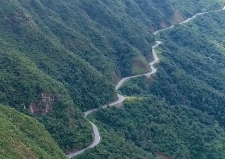 O Quy Ho Pass heading to Tam Duong District in Lai Chau Province from Sa Pa Town in Lao Cai Province img-7537-2529jpeg-8711.jpg