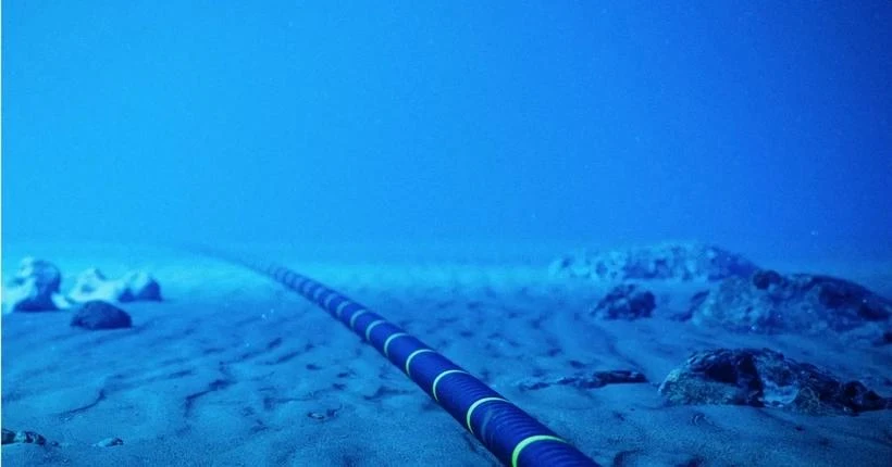 Three out of five undersea cables connecting Vietnam with the world encounter problems as of June 15. (Photo: VNA) internet.jpg