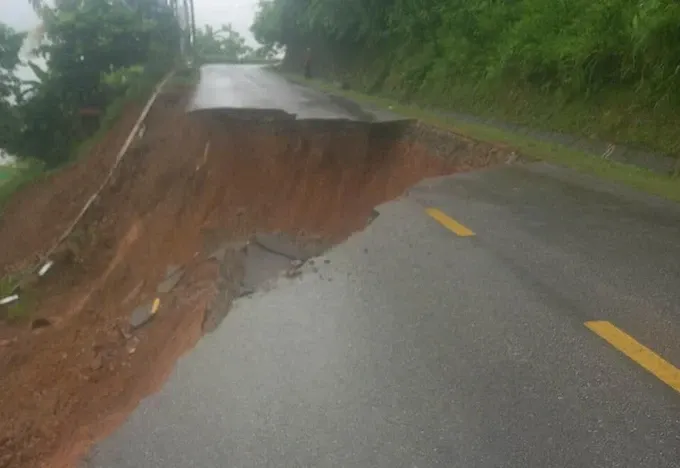 Heavy rains and wind cover many areas in Yen Bai, Son La, Hoa Binh and Thanh Hoa provinces, causing landslides after typhoon Yagi. SL.jpg
