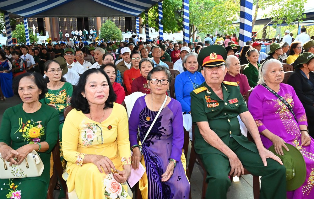Participants in the meeting on Saigon- Cho Lon- Gia Dinh Revolutionary Tradition for Lunar New Year 2025. (Photo: SGGP/ Viet Dung) img-6650-7279-8191.jpeg.jpg