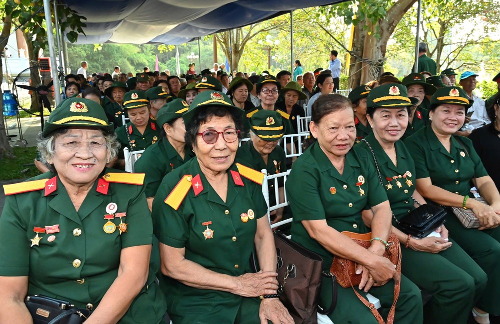 Participants in the meeting on Saigon- Cho Lon- Gia Dinh Revolutionary Tradition for Lunar New Year 2025. (Photo: SGGP/ Viet Dung) img-6651-3049-4447.jpeg.jpg