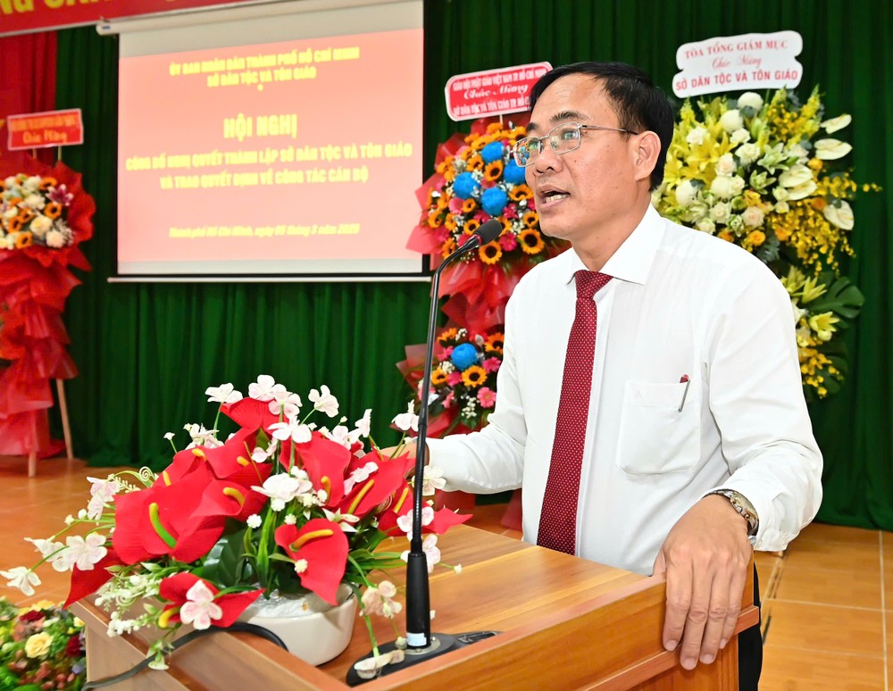 Director of the Ho Chi Minh City Department of Ethnic Minorities and Religious Affairs Nguyen Duy Tan speaks at the conference. (Photo: SGGP/ Viet Dung) z6375777055020-d2f3dbfc31bfda3e6060164900824cdb-4367-346.jpg.jpg