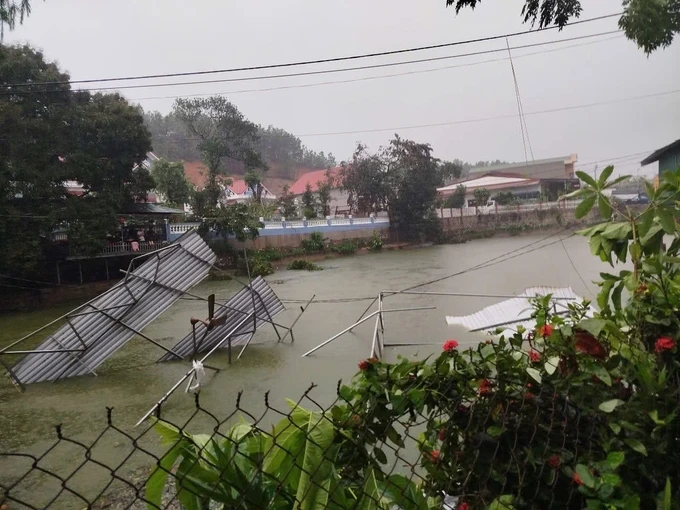 Heavy rain hits Ham Yen District in Tuyen Quang Province. (Photo: Tuyen Quang Newspaper) img-8873-6028-3913.jpeg