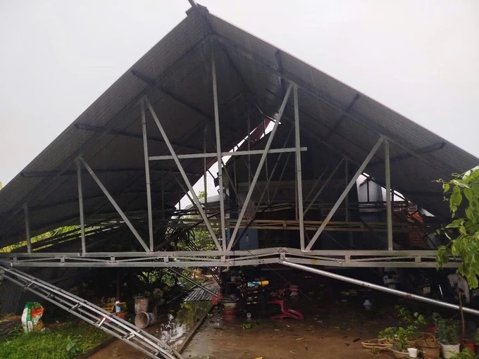 A factory is collapsed due to strong winds caused by a thunderstorm on the morning of May 10 in Tuyen Quang Province. (Photo: Tuyen Quang Newspaper) img-8875-9563-5339.jpeg