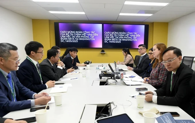 Deputy Minister of Finance Cao Anh Tuan holds a working session with Intel Corporation. (Photo: Ministry of Finance) toancanh2-meta-594-8058.jpg