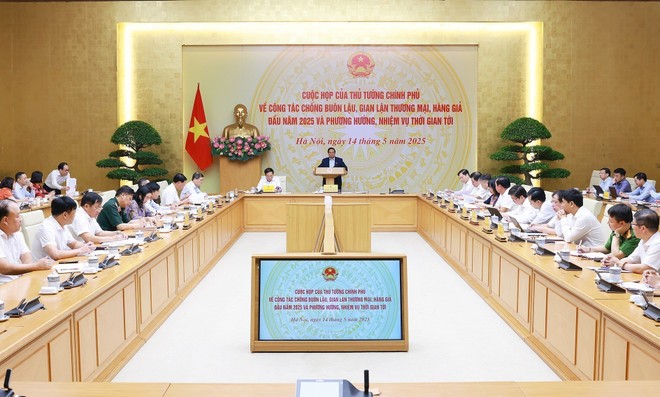 Prime Minister Pham Minh Chinh chairs the working session with ministries, central agencies, and relevant units on the fight against smuggling and trade fraud. (Photo: VNA) vna-potal-thu-tuong-chu-tri-hop-ve-cong-tac-chong-buon-lau-gian-lan-thuong-mai-hang-gia-8030723.jpg