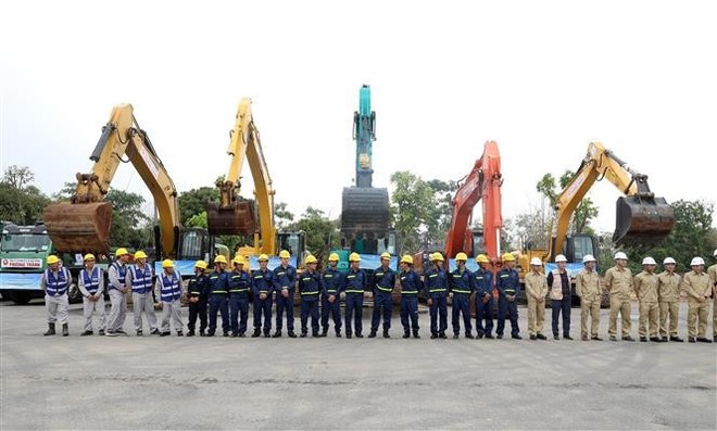 At the groundbreaking ceremony. (Photo: VNA) tu-lien-bridge-vna2.jpg