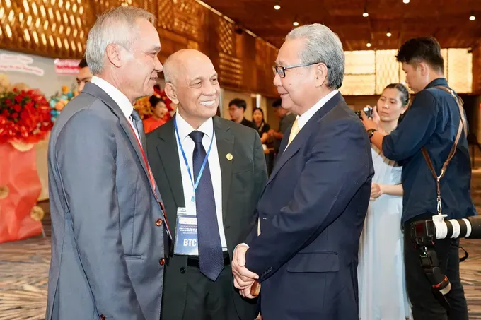 Many foreign businesses are debating at the event to explore the investment environment in Ho Chi Minh City. (Photo: SGGP/ Hoang Hung) z6617342358742-bc66ced7cdc571be1e16fd04a6a1ee02-5379-5792.jpg