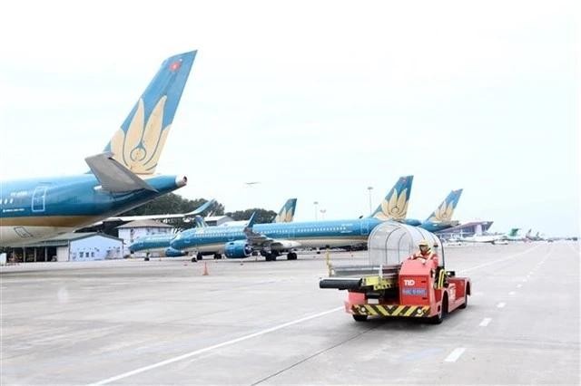 Vietnam Airlines plans to issue 900 million shares to existing shareholders to raise VND9 trillion. (Photo: VNA) listed-companies-intensify-equity-fundraising-efforts.jpg