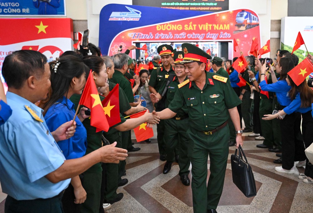 More than 1,000 military officers and soldiers arrive in Hanoi for National Day parade training. dsc-7490-6383-7727.jpg.jpg