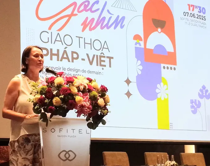 Ms. Emmanuelle Pavillon-Grosser, Consul General of France in Ho Chi Minh City speaks at the seminar. (Photo: SGGP/ Do Van) img-20250607-1749222-9193-4562.jpg