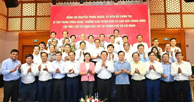 The working session between the Central Propaganda and Mass Mobilization Commission, the Ho Chi Minh City Party Committee's leaders and press agencies from Ho Chi Minh City, Binh Duong and Ba Ria–Vung Tau (Photo: SGGP/ Viet Dung) img-6283-9186-4889.jpeg