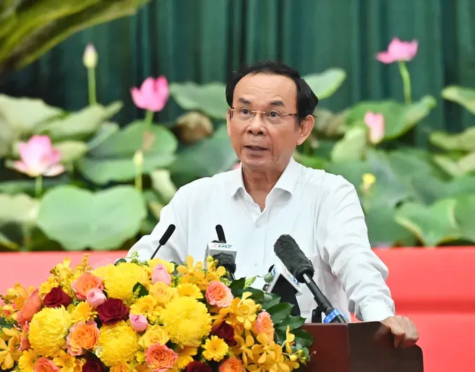 Secretary of the Ho Chi Minh City Party Committee Nguyen Van Nen delivers a speech at the working session on the morning of June 18. (Photo: SGGP/ Viet Dung) 834899f8c29b75c52c8a-6291-7308.jpg