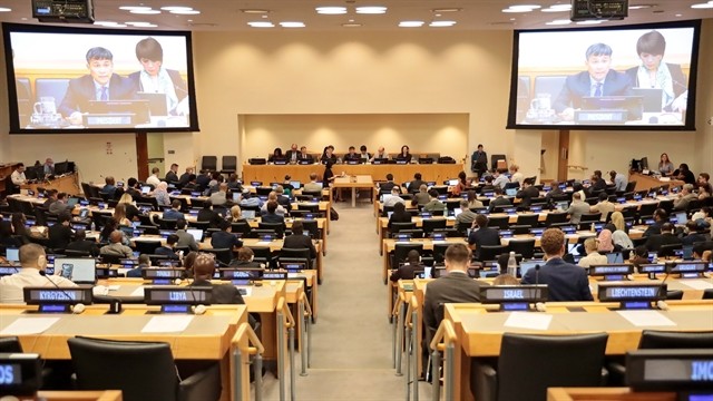 Permanent Deputy Minister of Foreign Affairs Nguyen Minh Vu addresses the 35th meeting of the States Parties to the UN Convention on the Law of the Sea (SPLOS 35) on June 23. (Photo: VNA) 432621_5200129452245957_vnaaa.jpg