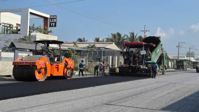 Contractors are completing the access road and the National Highway 60 interchange at the end of the route. z6540870049590-25e4d59db6cdc28579264c48abc55ed9-4485-8862.jpg