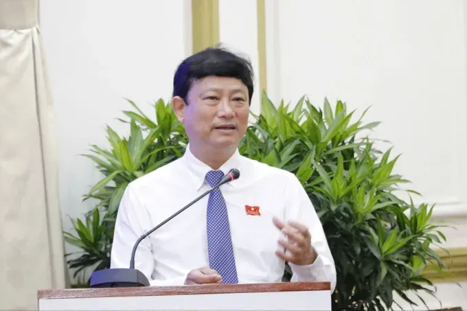 Mr. Vo Van Minh, Deputy Secretary of the Ho Chi Minh City Party Committee and Chairman of the Ho Chi Minh City People’s Council, speaks at the ceremony. 474d98359770212e7861-6763-6768.jpg