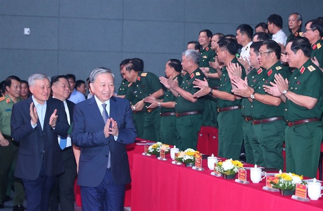Party General Secretary To Lam attends the art program on late Thursday. (Photo: VNA) 434836_12.jpg