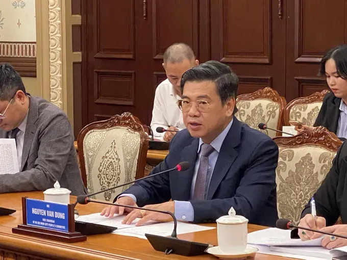 Vice Chairman of the Ho Chi Minh City People’s Committee Nguyen Van Dung speaks at the meeting. (Photo: SGGP/ Xuan Hanh) anh-viber-2025-07-03-17-33-27-136-2819-4455.jpg