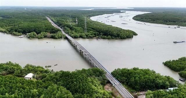 Ho Chi Minh City accelerates seaward infrastructure development, focusing on the Can Gio Coastal Tourism Urban Area. (Photo: VNA) 435400_0103-duong-xuyen-rung-can-gio-6.jpg