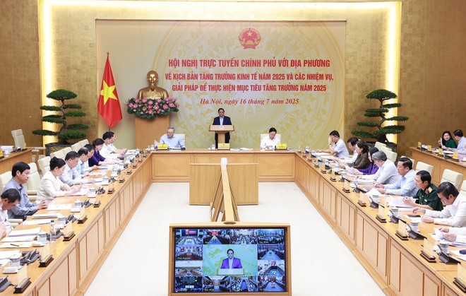 PM Pham Minh Chinh orders participants to find out ways to ensure economic expansion and strengthen national defence and security. (Photo: VNA) thu-tuong-pham-minh-chinh-chu-tri-hoi-nghi-chinh-phu-voi-dia-phuong-ve-kich-ban-tang-truong-kinh-te-nam-2025-1-anh-ttxvn.jpg