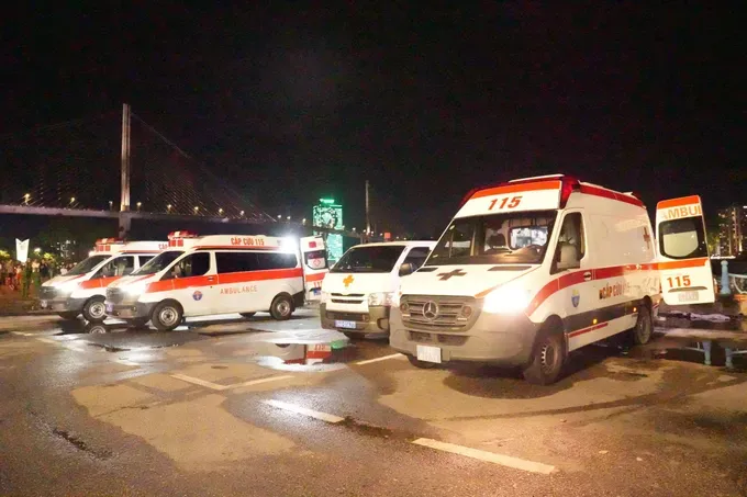 Ambulances on standby for victim transport img-20250720-095457-5143-5056.jpg